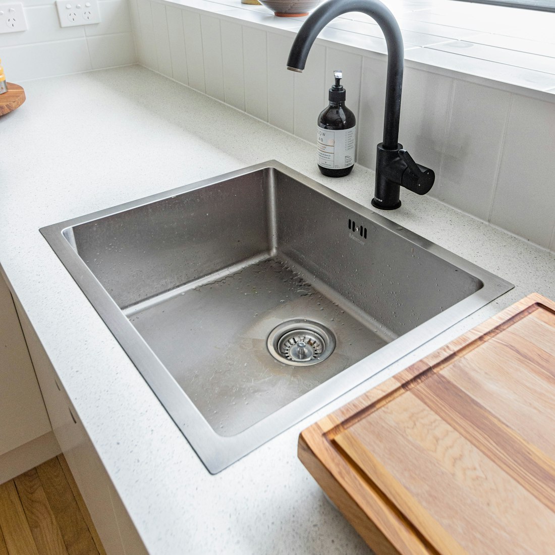 Farmhouse Sink 76, Fireclay